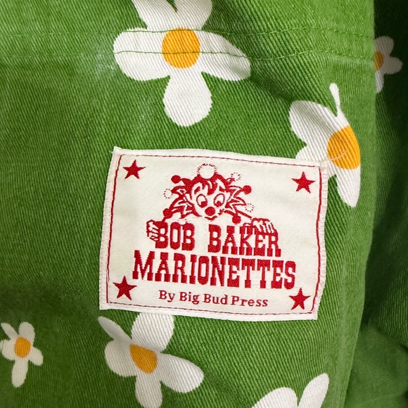 Big Bud Press Green Daisy Print Apparel - Picture 3 of 5